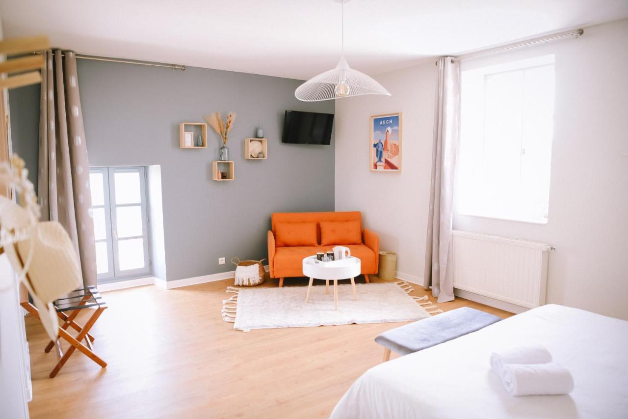 אוש Chambre D'Hotes Domaine Le Castagne מראה חיצוני תמונה