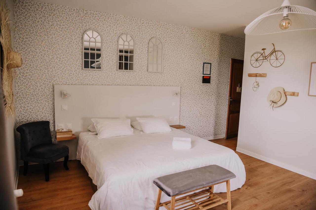 אוש Chambre D'Hotes Domaine Le Castagne מראה חיצוני תמונה