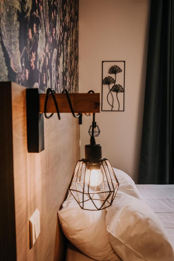 אוש Chambre D'Hotes Domaine Le Castagne מראה חיצוני תמונה