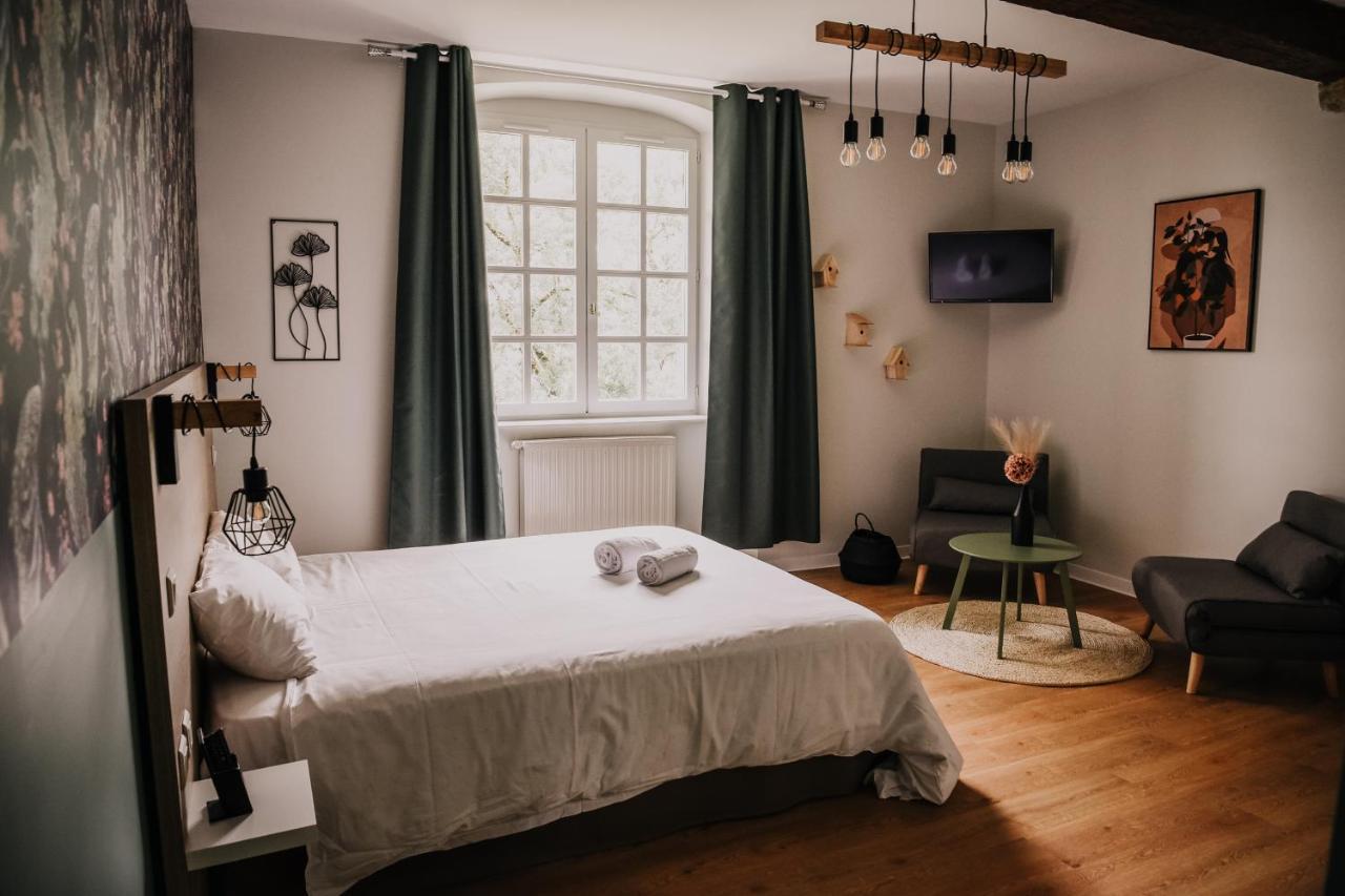 אוש Chambre D'Hotes Domaine Le Castagne מראה חיצוני תמונה