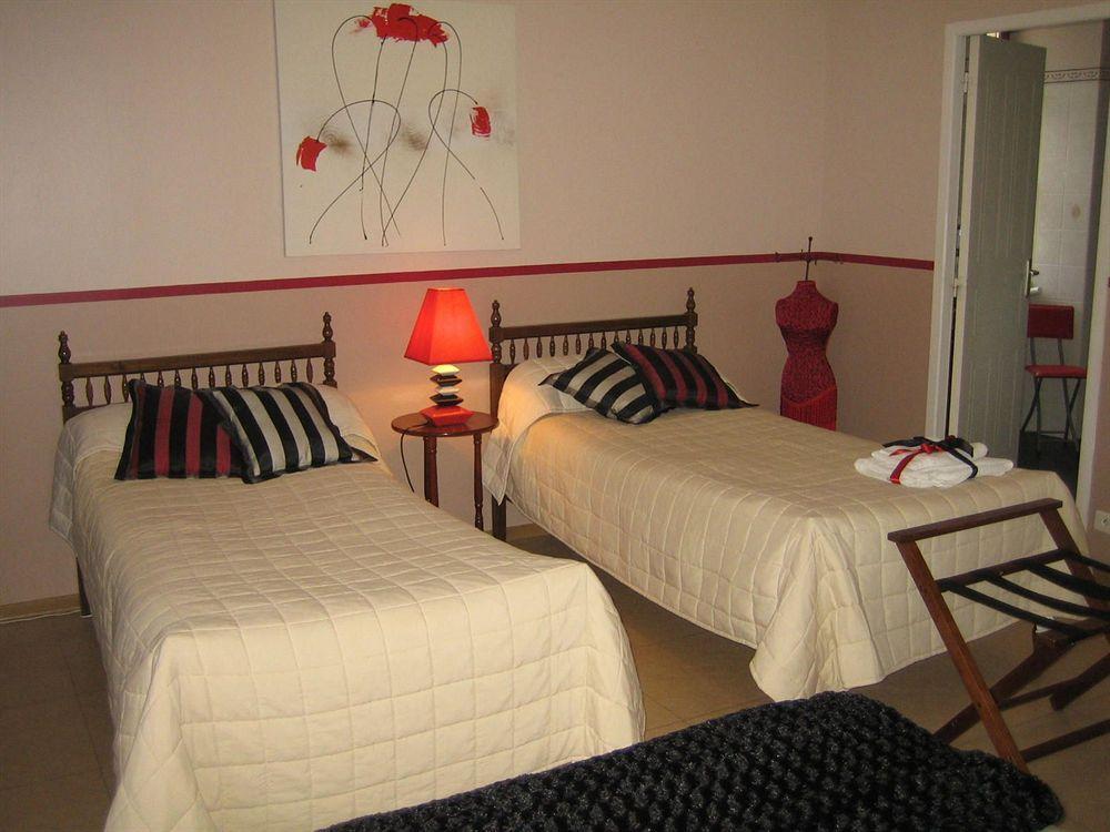 אוש Chambre D'Hotes Domaine Le Castagne מראה חיצוני תמונה