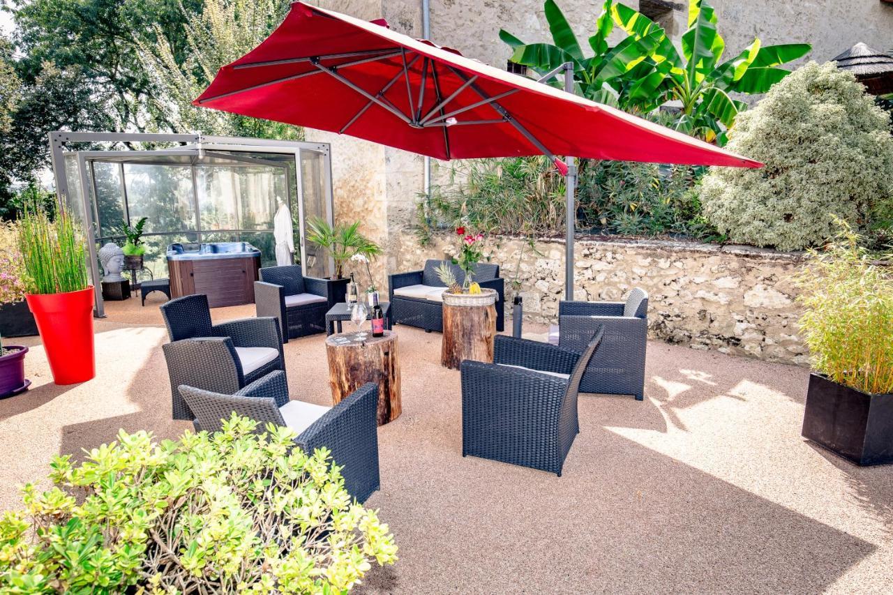 אוש Chambre D'Hotes Domaine Le Castagne מראה חיצוני תמונה